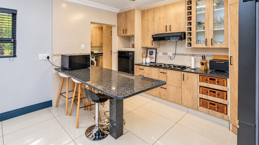 3 Bedroom Property for Sale in WestLake Country Safari Estate North West